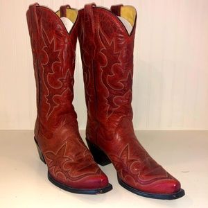 Women’s Corral Western Boots, Desert Red. Size 7